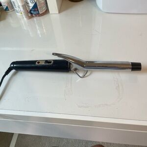 Black and Silver Curling Iron